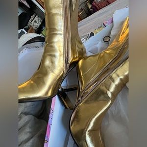 Gold boots (ankle boots)